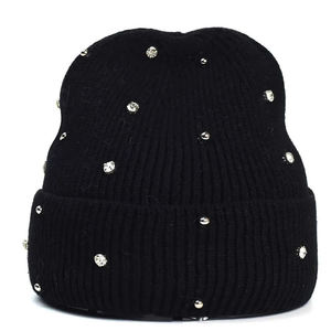 Gorros Jacquard Personalizados con Pedrería, Gorros de Invierno Cálidos y Elegantes con Pedrería Brillante, Hechos en Pakistán - Product Image 5