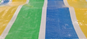 Bâche rayée imperméable pour auvent extérieur, tissu non tissé de poids moyen, motif bleu, vert, jaune, blanc - Product Image 1