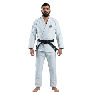 Kimono de BJJ blanc pour homme, coupe classique, 100% coton, vêtements d'arts martiaux durables, logo sur le devant, taille adulte - Product Image 1