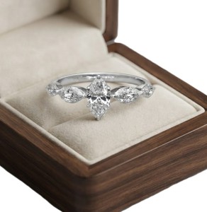 Bague de mariage Art Déco en or massif 10K 14K 18K avec cinq diamants de laboratoire de qualité supérieure taille marquise, certifiée IGI - Product Image 4