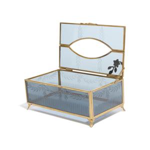 กล่องใส่กระดาษทิชชูแก้วฝ้าหรูหราพร้อมลายดอกไม้สลักและตกแต่งด้วยโลหะสีเงิน เหมาะสำหรับการตกแต่งบ้านระดับพรีเมียมและตกแต่งโต๊ะเครื่องแป้ง - Product Image 4