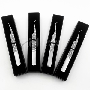Pince à épiler personnalisée Diamond Grip pour cils, à pointe coudée à 45 degrés, argentée, et pince à épiler individuelle, emballage boîte noire - Product Image 3