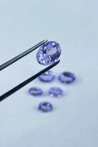 Tanzanita facetada de forma ovalada, piedras sueltas de varios tamaños de 4x3mm a 8x6mm, calibradas, lote para la elaboración de joyería. - Product Image 3