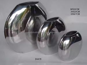 แจกันอลูมิเนียมหล่อแบบวางบนโต๊ะแจกันดอกไม้แบบเปิดครึ่งรอบพร้อมกระจกขัดเงามีวางจำหน่ายในงานเสร็จโดยอุตสาหกรรม azora - Product Image 4