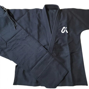 Kimono de Jiu Jitsu Brasileño BJJ con Logotipo Frontal, 100% Algodón, Tejido Resistente de 480g - Product Image 1