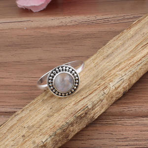 แหวนหมั้นผู้หญิงพลอยมูนสโตนสีรุ้งธรรมชาติ เงินแท้ 925 ประกายสีน้ำเงิน พลอยแท้ เครื่องประดับสำหรับงานปาร์ตี้ ขายส่ง - Product Image 3