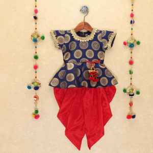 Look haut de gamme bonne qualité vêtements confortables pour les filles Floral brodé régulier haut-bas A-ligne Kurti & Dhoti pantalon avec Dupatta - Product Image 6