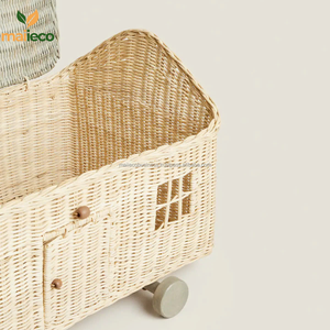 Cesta grande y bonita de ratán con ruedas para almacenamiento de ropa para niños hecha en Vietnam - Product Image 4