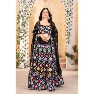 Ensembles pour femmes de créateur Lehenga Choli avec une belle broderie multi-fils - Product Image 3