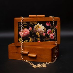 Pochette en bois imprimé floral de designer, sac à main élégant en bois naturel pour femme, idéal pour les fêtes et les mariages - Product Image 1