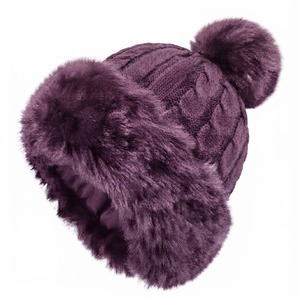 Bonnet décontracté gris en fausse fourrure pour homme, chaud et doux pour l'hiver, avec bordure en fourrure et logo personnalisé - Product Image 2