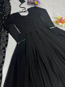 Black Embroidered Anarkali <b>Suit</b> With Sheer Dupatta Floor-Length Traditional Indian Pakistani <b>Wedding</b> Wear <b>Women's</b> GEORGETTE - Product Image 3