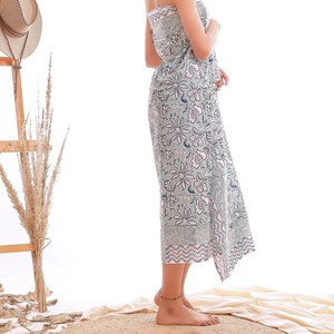 Best Selling 1-Piece Set Soft Cotton <b>Scarves</b> with Lady Design Solid Animal Floral Pattern Custom Logo Sarong - Product Image 3