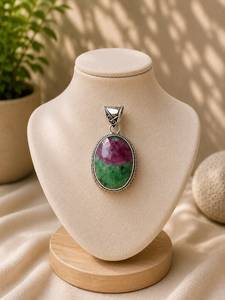 Pendentif en argent sterling avec rubis ovale naturel dans une zoïsite, cadeau pour elle, bijoux pour femme, design vintage, forme visage, directement de l'usine - Product Image 2