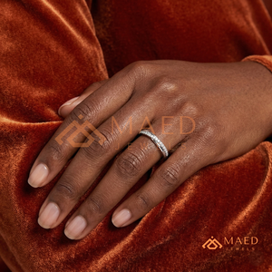 แหวนเงินแท้ 925 ประดับมอสซาไนต์ ดีไซน์เกลียวคลื่น สำหรับผู้หญิง แหวนแต่งงาน ประดับเพชรแล็บระยิบระยับ เครื่องประดับเจ้าสาว - Product Image 4