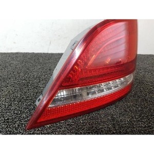Ensemble de feux arrière droit Equus - Combiné arrière droit d'occasion OEM 924023N000 - Product Image 4