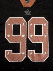 Camiseta de Fútbol Americano Personalizada para Hombre, Negra, Cuello en V, Manga Corta, Malla 100% Poliéster Transpirable, Número de Equipo 99 Sublimado en la Parte Delantera - Product Image 6