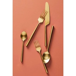 Juego de Cubiertos de Lujo en Tono Dorado Cálido, Juego de Cubiertos Modernos para Decoración de Mesa de Comedor de Hotel - Product Image 6