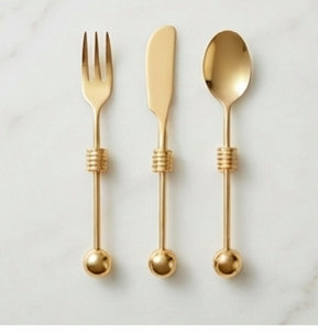 Juego de cubiertos modernos dorados con mangos de bola, cubiertos de metal pulido para uso en bodas y cenas. - Product Image 3