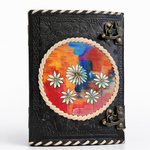 Diario de Cuero Negro Pintado a Mano con Arte Floral Colorido, Cierre de Metal, Cordón Cruzado, Cuaderno Hecho a Mano, Regalo, 8x6 Pulgadas de Alto - Product Image 1