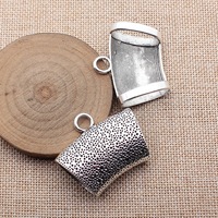Support de tube en forme d'éventail texturé 43x36x15mm en alliage de zinc argent antique avec boucle de suspension pour écharpes et bijoux en cordon