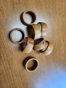Anneaux de serviette de table en bois classiques faits à la main, écologiques, durables, accessoires de luxe pour la table à manger par Tradebyd - Product Image 6