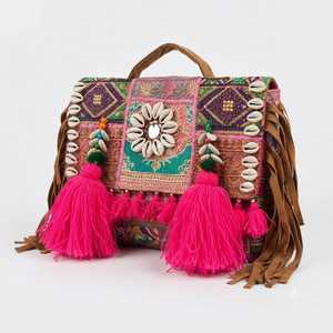 Bolso de Hombro de Macramé Tribal Vintage Hecho a Mano por los Banjara, Bolso Tipo Tote Étnico Tradicional Bohemio Indio, Resistente al Agua - Product Image 6