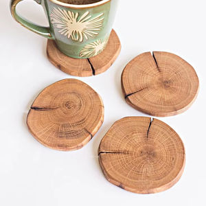 Juego de posavasos de madera natural premium con superficie pulida lisa para protección de la mesa de comedor y decoración del hogar. - Product Image 1