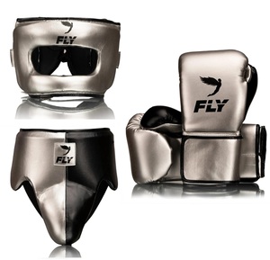 Ensemble de sparring MMA FLY personnalisé en cuir de vachette véritable avec sangle réglable, comprenant des gants de boxe, un protège-tête et un protège-guêtres - Product Image 5