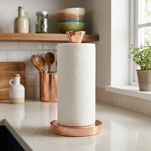 Porte-serviettes en cuivre martelé artisanal, support de rouleau de cuisine de luxe en bois et métal avec design conique - Product Image 2