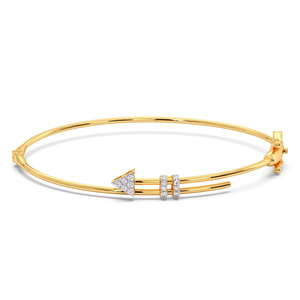 Elegante Brazalete de Diamantes con Diseño de Flecha, Banda Doble de Oro Amarillo y Acento Geométrico en Puntos - Product Image 2