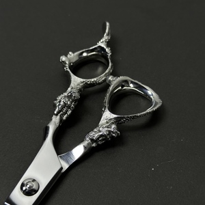 IKZARSA Professionelle Edelstahl Ergonomische Leichtgewichtige Rechtshändige Haarschere 32 Zähne Verzierter Drachengriff für Salongebrauch - Product Image 5