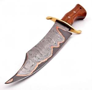Outil utilitaire d'extérieur en acier Damas artisanal, lame à motif multicouche en cuivre, garde en laiton, manche ergonomique en bois dur - Product Image 3