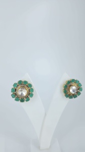 Pendientes de Moda Premium con Baño de Rodio, Piedra Verde y Diseño Kundan, Joyería de Lujo para Mujer - Product Image 4