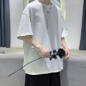 เสื้อยืดทรงบ็อกซี่ ตัดเย็บแบบครอป ขอบดิบ ผ้าคอตตอนเนื้อหนัก 230 กรัม ระบายอากาศได้ดี พิมพ์ลายสกรีน ทรงโอเวอร์ไซส์ สำหรับผู้ชาย - Product Image 3