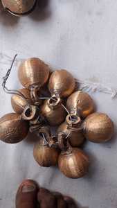 Campanas rústicas premium con un acabado de latón vintage, hechas a mano, ecológicas y perfectas para los mercados globales de hogar y jardín. - Product Image 5