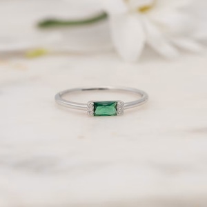 Bague ouverte personnalisée en argent 925 plaqué or 18 carats avec pierre de naissance de 12 mois, coupe émeraude, vintage, réglable, cadeau - Product Image 1