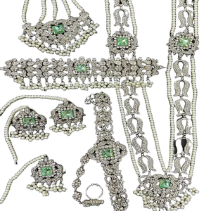 Collar choker de lujo con filigrana de oro afgano, con detalles de piedras de esmeralda verde y rubí, y perlas blancas. - Product Image 4