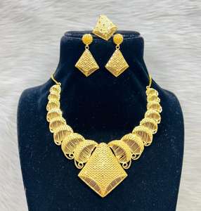 Conjunto de Collar de Cadena de Latón Chapado en Oro de 24K con Caja, Conjuntos de Joyería para Mujer para Fiestas y Eventos - Product Image 2