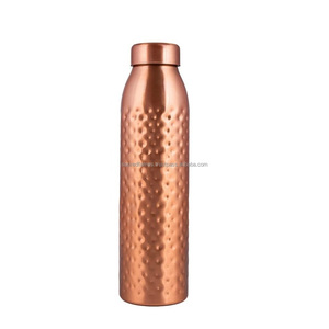 Bouteille d'eau artisanale en cuivre pur martelé 1 litre, gourde métallique ayurvédique réutilisable pour le sport - Product Image 5