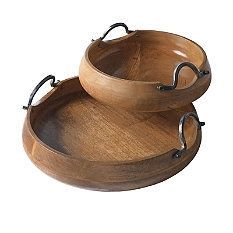Bol en bois élégant avec poignée, conçu pour servir des collations, des salades et des fruits secs, finition bois naturel, élégant et fonctionnel. - Product Image 1
