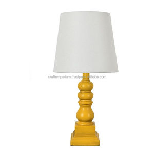 Lampes décoratives en bois fabriquées à la main avec des détails artistiques, des finitions polies à la main et de beaux abat-jour pour une maison élégante - Product Image 6