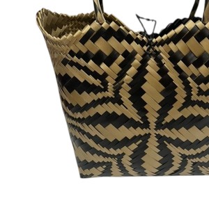 Sacs et sacs à main tissés en plastique faits à la main de marque supérieure, prix de gros, pour les trajets quotidiens décontractés et les voyages - Product Image 4