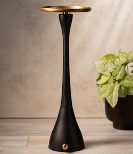 Lampe de table minimaliste en laiton, base ronde en métal doré, décoration intérieure pour la maison, salon, design durable - Product Image 1