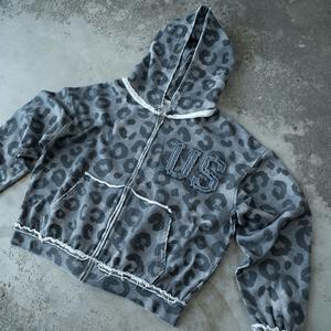 Sudadera con capucha personalizada vintage lavada con efecto desgastado, bordado y patchwork para hombre, de gran tamaño, de algodón 100% de alto gramaje, con cremallera y pedrería. - Product Image 1