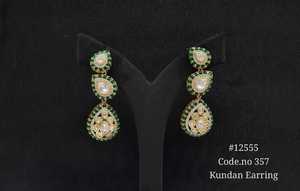 Boucles d'oreilles pendantes Kundan victoriennes en laiton plaqué époxy, style ethnique victorien, pour femmes, bijoux de mariage et de fête. - Product Image 3