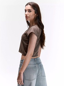 Camiseta Corta de Manga Casquillo para Mujer, 100% Algodón, Borde sin Rematar, Ajustada, Estilo Urbano, Top de Moda, Camiseta Premium con Logotipo Personalizado al por Mayor - Product Image 3