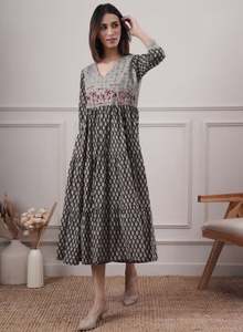 Vestido Largo Informal de Verano para Mujer, Personalizado con Logotipo, Estilo Holgado, de Algodón y Lino, Manga Corta, Cuello en V, Color Sólido, Alta Calidad - Product Image 4