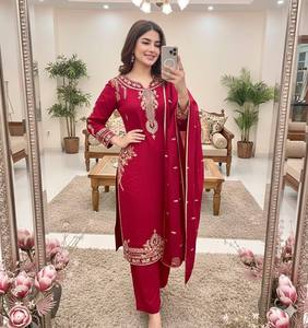 NOUVEAU DESIGNER - SPÉCIAL AID EL-FESTIVAL - ENSEMBLE SALWAR KAMEEZ 3 PIÈCES TRADITIONNEL AVEC BRODERIES ET PAILLETTES RICHES - Product Image 4