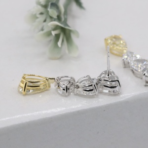 Boucles d'oreilles pendantes en or blanc avec diamants taille cœur et diamants fantaisie jaune canari en forme de poire, bijoux de luxe pour femme, cadeau de mariage ou de fête - Product Image 2